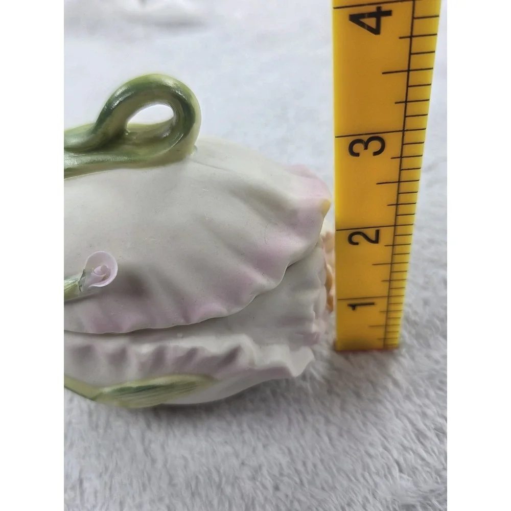 Vintage Taiwan Porcelain Floral Trinket Box Pink Green Flower Cottagecore 3
